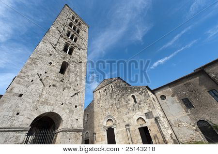 Anagni (Frosinone, Lazio, Italien) - mittelalterliche Kathedrale und Glockenturm
