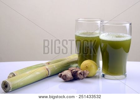 Sugar-cane Juice With Sugar-cane, Ginger And Lemon