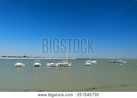 Ile de RÃ© - Boats in the harbor of French village Loix