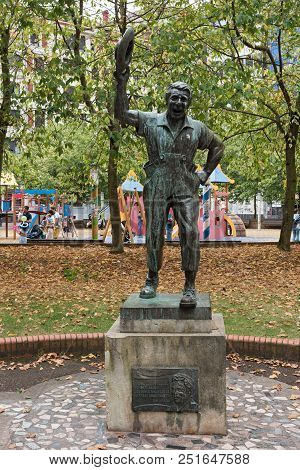 Bilbao, Spain-july 28, 2018: Bronze Monument Of Pepe Tonetti In The Park Dona Casilda De Iturrizar, 