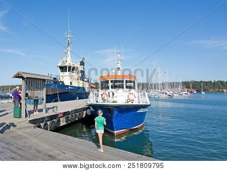 Nynas Rokeri Seafood Store