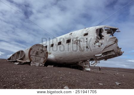 Us Navy Wreck