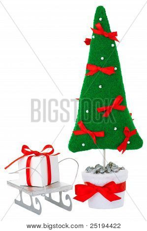 Abete con scatola regalo su slitta