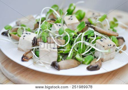 Tofu ,mushroom, Sesame And Sunflower Sprout Salad
