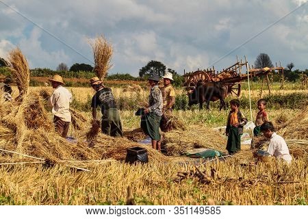 Pindaya, Myanmar - Nov 07, 2019: Working People Of Myanmar, Former Burma On The Road From Heho To Pi