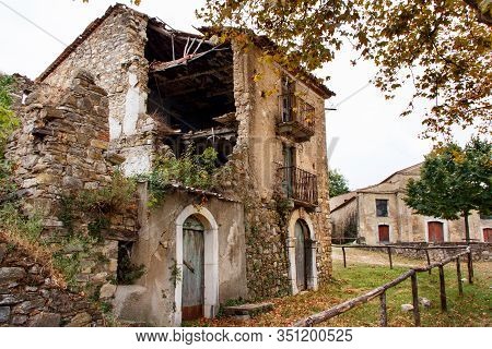 Roscigno Vecchio - Old Abandoned Village In Cilento, Campania, Italy