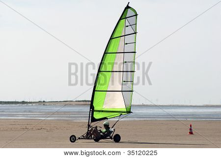 스 피 디 Landsailing