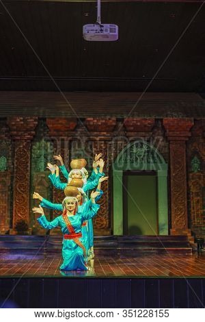 Phan Rang Town, Ninh Thuan Province, Vietnam - 14 January, 2020: The Cham Girls Perform An Apsara Tr