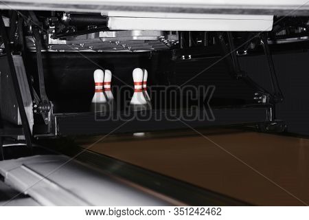 Automatic Pin Setting Machine In Bowling Club