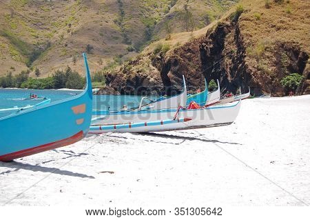 Zambales, Ph - May 1: Anawangin Wooden Boats On May 1, 2009 In San Antonio, Zambales. Anawangin Cove