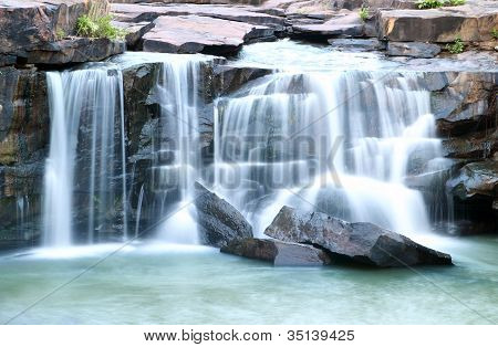 Tadtone cascata In clima foresta della Thailandia Top prospettiva