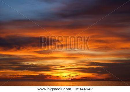 erstaunliche Sonnenuntergang