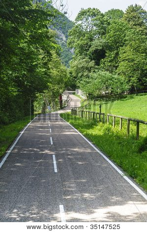Cyclus Lane In Val Brembana