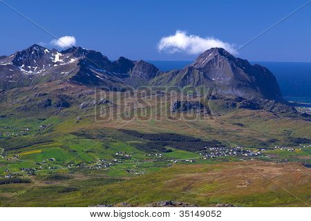 Dağ Panorama Lofoten üzerinde