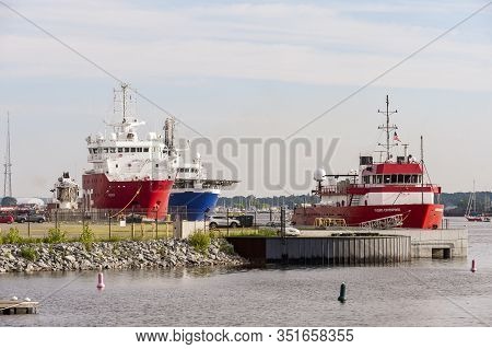 New Bedford, Massachusetts, Usa - August 1, 2019: Collection Of Offshore Survey Vessels At Marine Co
