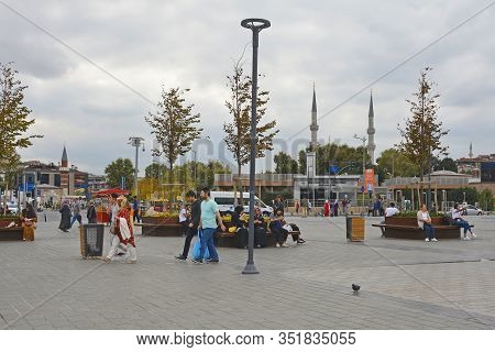Istanbul, Turkey - September 17th 2019. Tourists And Locals Stroll Along The Bosphorus On The Uskuda