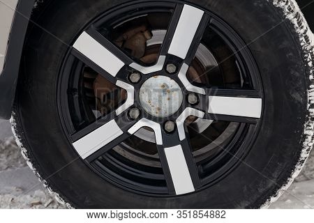 Novosibirsk, Russia - 02.18.2020: Front Wheel View Of A Chevrolet Niva, A Russian-american Car In Th