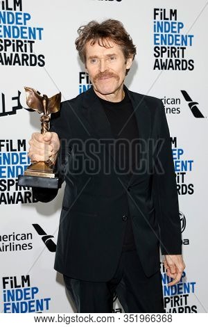 LOS ANGELES - FEB 8:  Willem Dafoe at the 2020 Film Independent Spirit Awards at the Beach on February 8, 2020 in Santa Monica, CA