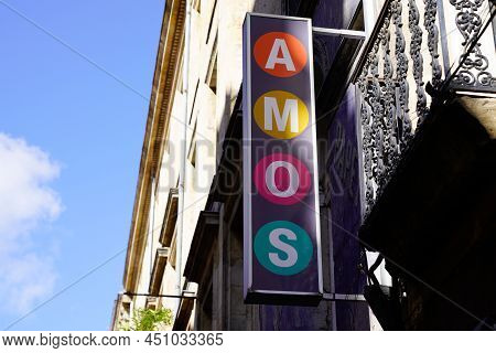 Bordeaux , Aquitaine  France - 03 14 2022 : Amos Sign Logo Text And Brand Sign On Store Solidarity M