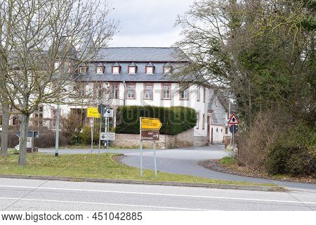 Eltville, Gemany - 03 14 2022: Eltville-erbach At The Main Road