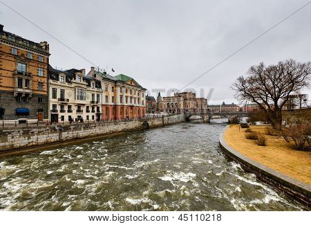 Stromgatan 通りやストックホルム、スウェーデンの Norrbro 橋