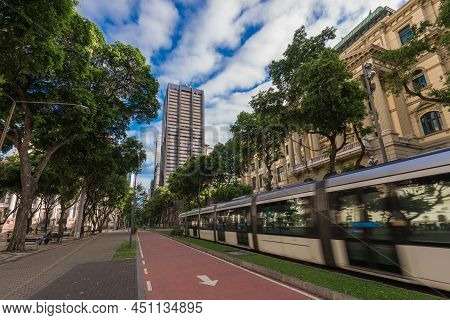 Rio De Janeiro, Brazil - October 26, 2021: Modern Vlt Passenger Tram Passes In Rio Branco Avenue In 