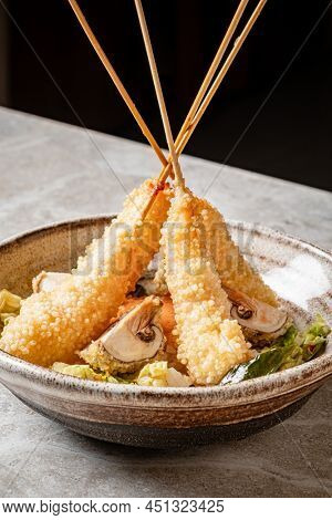 Delicious jumbo tempura shrimp apetizer