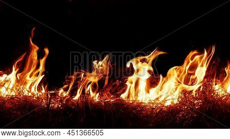 Haystack Fires At Night In Arid Areas The Ash Erupted And The Wind Was Very Dangerous. Ashes Red As 