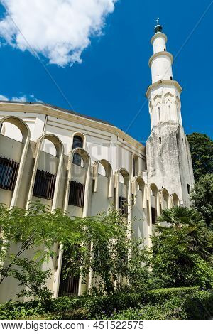 Brussels/ Belgium - 07 03 2019, Facade And Green Surroundigs Of The Great Mosque Of Brussels At Cinq