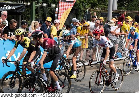 Saint Gilles, Brussels - Belgium - 07 08 2019 Bicyclists Passing By In The Final Kilometer Of The Fi