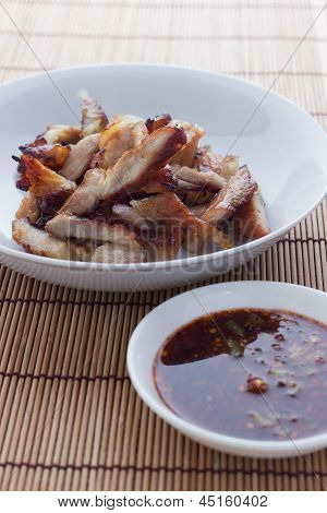 อาหารไทยหมูย่าง
