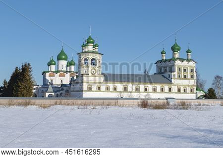 Church Of St. John The Theologian With Refectory And Bell Tower (1698) On A Sunny March Day. Nikolo-