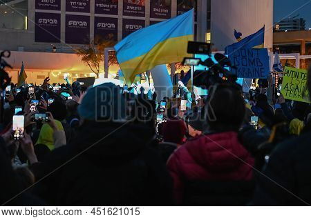 Tel Aviv. Israel - March 20, 2022: Rally In Support Of Ukraine In Tel Aviv On Habima Square. Broadca