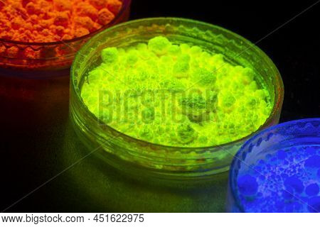 Fluorescent Organic Materials Powder Of Red, Yellow, Green Color For Production Oled Inside Of Glass