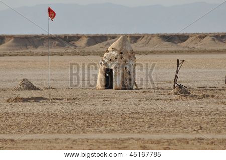 Capanna sul deserto del Sahara nord