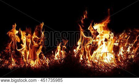 Haystack Fires At Night In Arid Areas The Ash Erupted And The Wind Was Very Dangerous. Ashes Red As 