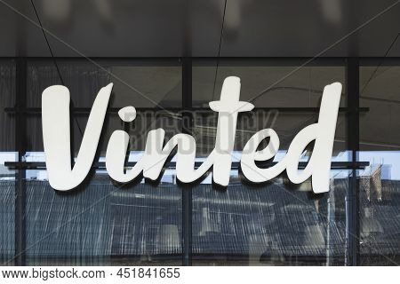 Vilnius, Lithuania - March 25, 2022: Vinted Logo Sign On Office Building Wall. Vinted Is Online Mark