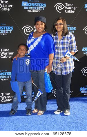 LOS ANGELES - JUN 17:  Michael Wilson, Chandra Wilson, Serena Wilson at the 