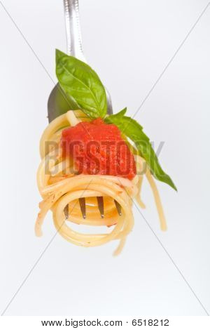 Spaghetti mit Tomaten-sauce