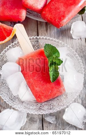 Red grapefruit popsicle