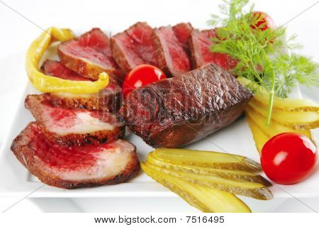 半生的牛肉