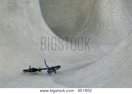 BMX In einem Skate-Bowl