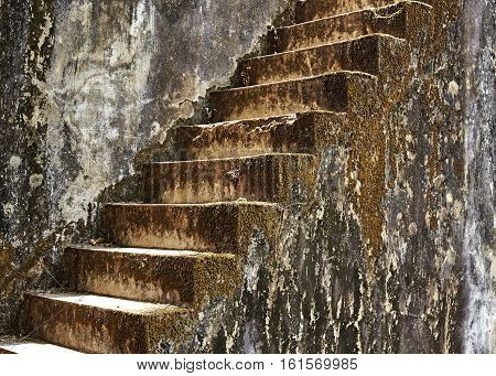 staircase in old castle hole, abstract, staircase, spiral, image, step