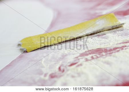 flint-paper on a glazed car hood