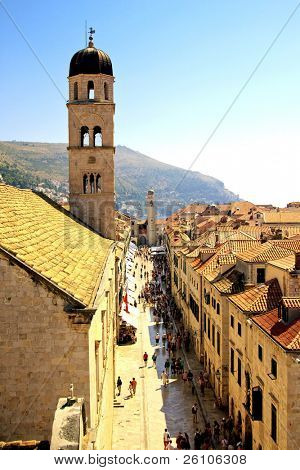 Stradun, hlavní ulici města Dubrovník, Chorvatsko