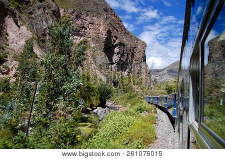 Tourist Train In Urubamba Valley - Peru