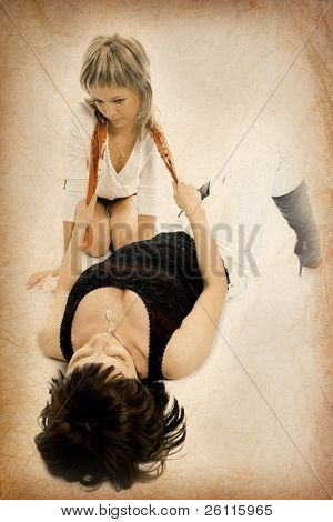 gammelt foto af skønhed veninder blond, og brunette