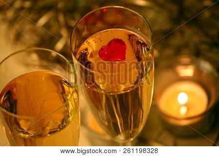 Two Champagne Glass Red Heart Bubbles Candle