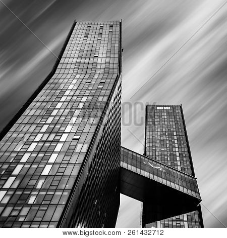 New York City, Usa - June 20, 2018: Low Angle View Of Modern Apartment Buildings With Skybridge With