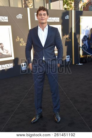 LOS ANGELES - SEP 24:  Rafi Gavron arrives for the 